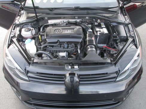 Used 2019 Volkswagen Golf R 4-Door image 8