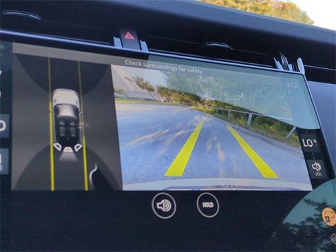 Used 2026 Land Rover Range Rover Evoque S image 21