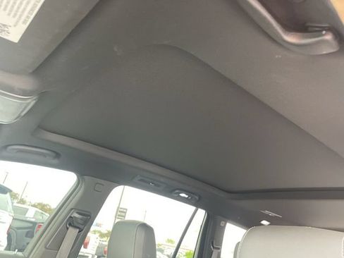 Used 2024 Cadillac XT6 Sport w/ Technology Package AWD/4WD image 22
