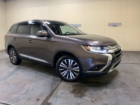 Used 2019 Mitsubishi Outlander SE AWD/4WD image 1
