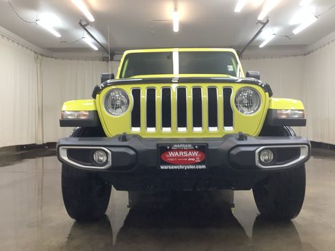 Used 2023 Jeep Wrangler Unlimited Sahara AWD/4WD image 12