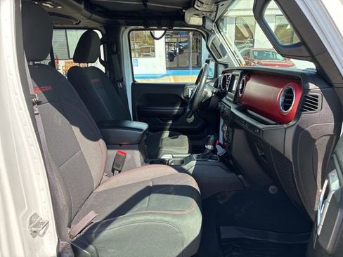 Used 2018 Jeep Wrangler Unlimited Rubicon AWD/4WD image 28