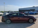 Used 2024 Nissan Altima 2.5 SV image 2