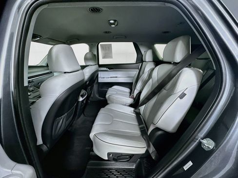 Used 2025 Hyundai Palisade SEL FWD image 28
