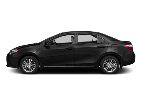 Used 2016 Toyota Corolla LE FWD image 3