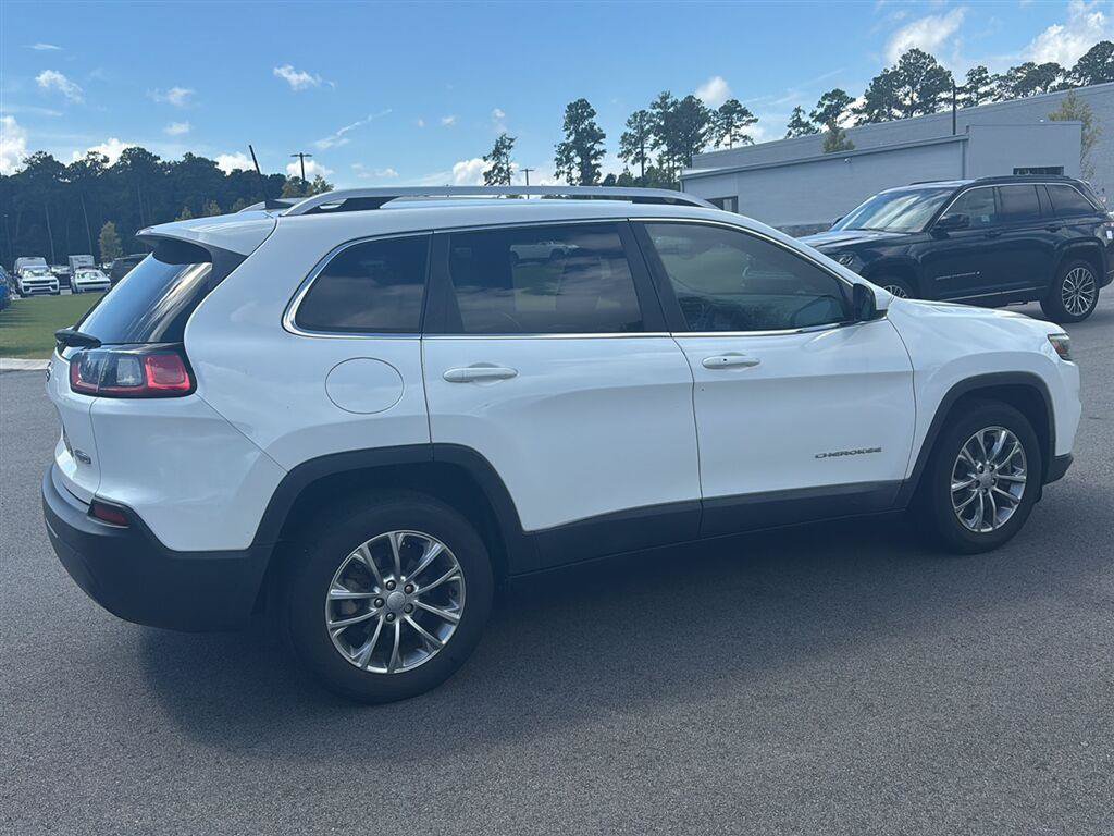 Used 2019 Jeep Cherokee Latitude Plus w/ Comfort/Convenience Group FWD image 5