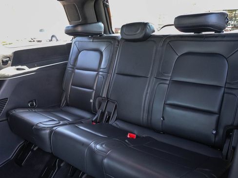 Used 2023 Lincoln Navigator Reserve AWD/4WD image 18