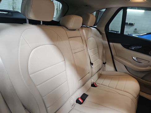 Used 2021 Mercedes-Benz GLC 300 image 12