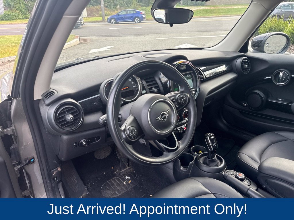 Used 2021 MINI Cooper 2-Door Hardtop FWD image 8