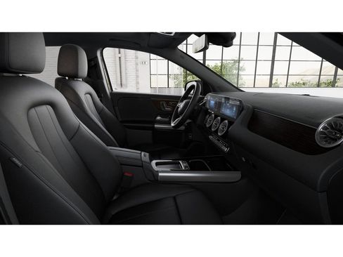 New 2026 Mercedes-Benz GLA 250 4MATIC image 4