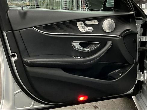 Used 2019 Mercedes-Benz E 300 image 21