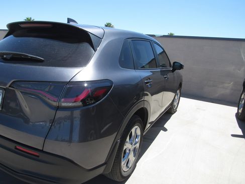 Used 2025 Honda HR-V LX image 3