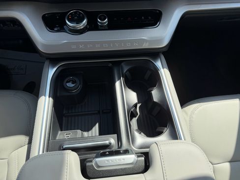 New 2027 Ford Expedition Active AWD/4WD image 11
