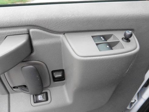 Used 2019 Chevrolet Express 3500 LT w/ LT Preferred Equipment Group image 8