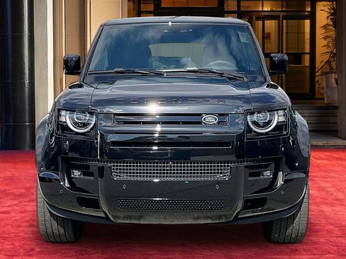 New 2026 Land Rover Defender 130 X-Dynamic SE AWD/4WD image 2