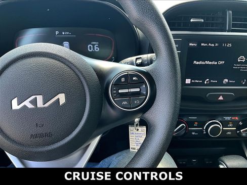 Used 2025 Kia Soul LX w/ LX Technology Package FWD image 6