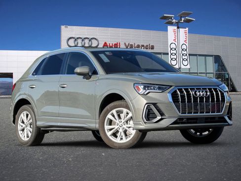 Used 2025 Audi Q3 2.0T Premium image 1