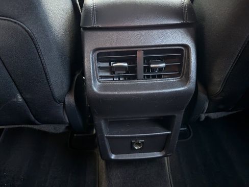 Used 2017 Ford Edge SE image 31