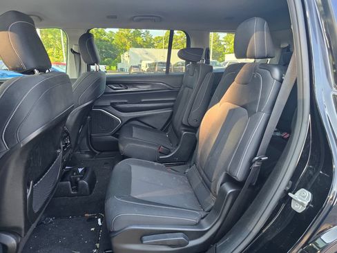Used 2022 Jeep Grand Cherokee L Laredo w/ Luxury Tech Group I RWD image 29