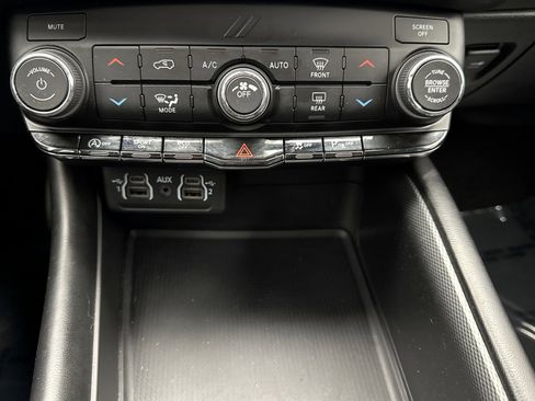 Used 2021 Dodge Durango GT w/ Blacktop Package AWD/4WD image 15
