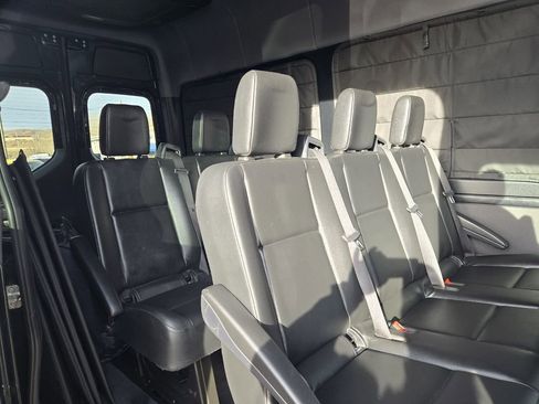 Used 2019 Mercedes-Benz Sprinter 2500 image 19