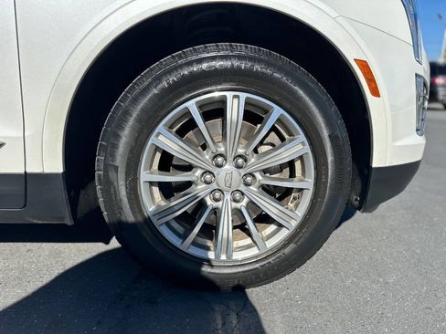 Used 2017 Cadillac XT5 Luxury w/ Driver Awareness Package FWD image 7