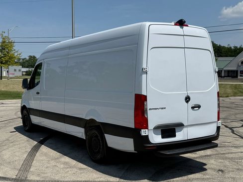 Used 2023 Mercedes-Benz Sprinter 2500 image 5