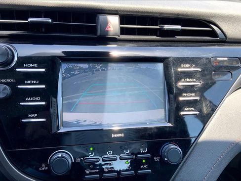 Used 2020 Toyota Camry LE FWD image 25
