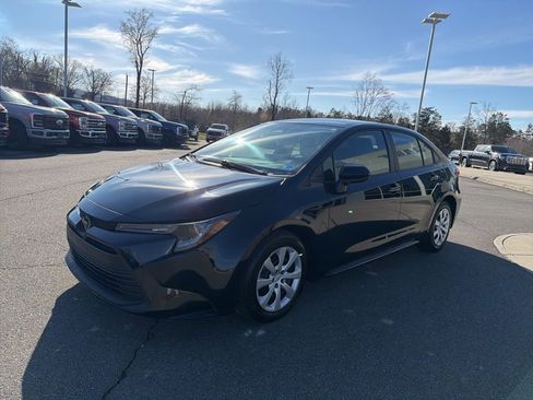 Used 2024 Toyota Corolla LE FWD image 8