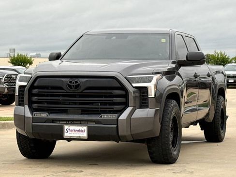 Used 2022 Toyota Tundra SR5 RWD image 3