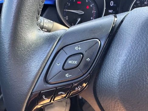 Used 2021 Toyota C-HR XLE FWD image 18