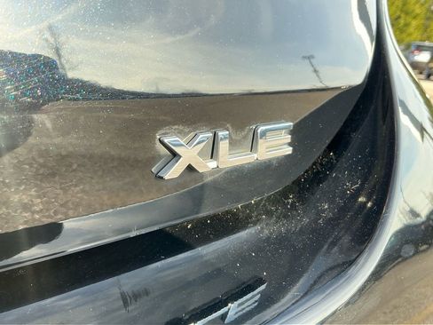 Used 2023 Toyota Highlander XLE image 24