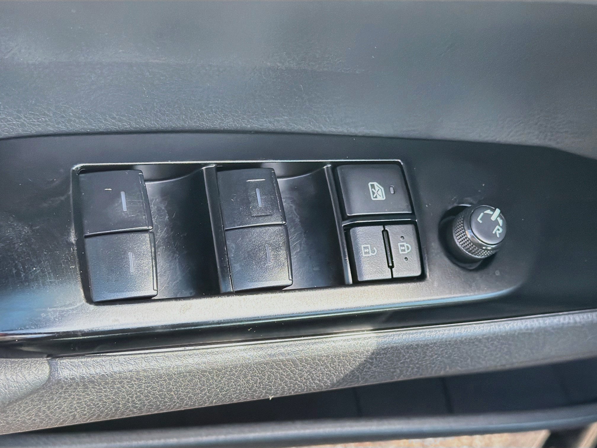 Used 2025 Toyota Camry LE FWD image 15