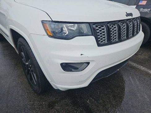 Used 2019 Jeep Grand Cherokee Altitude image 5