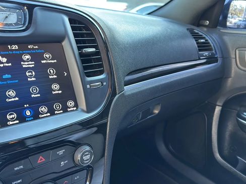 Used 2018 Chrysler 300 S image 20