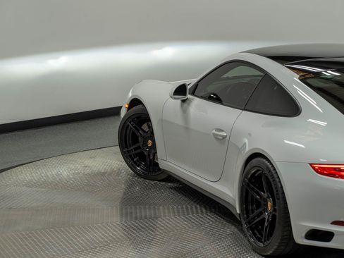 Used 2018 Porsche 911 Carrera 4S AWD/4WD image 37