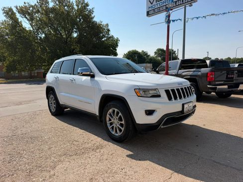 Used 2015 Jeep Grand Cherokee Limited w/ Luxury Group II RWD image 2