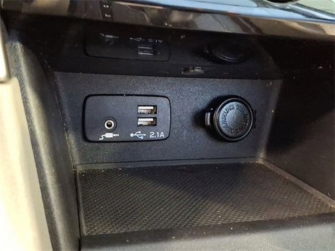 Used 2019 Subaru Forester Premium image 23