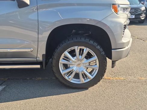 Used 2026 Chevrolet Silverado 1500 High Country AWD/4WD image 10