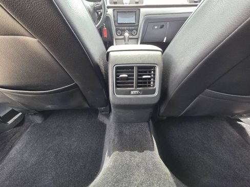 Used 2014 Volkswagen Passat TDI SE FWD image 18