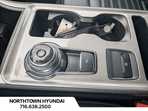 Used 2023 Ford Edge SEL image 16