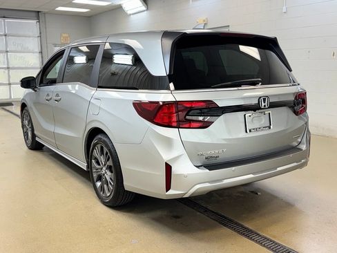 Used 2026 Honda Odyssey Touring image 7