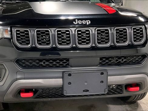 Used 2024 Jeep Compass Trailhawk AWD/4WD image 35
