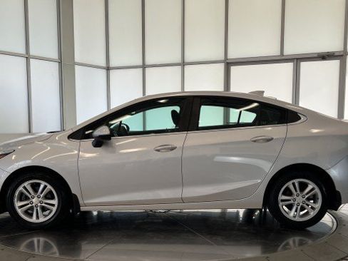Used 2016 Chevrolet Cruze LT FWD image 4
