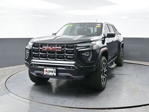 Used 2025 GMC Canyon AT4 w/ Nightfall Edition AWD/4WD image 8