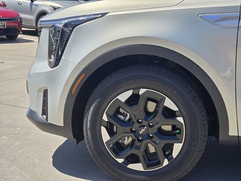 New 2026 Kia Sorento S w/ S Panoramic Sunroof Package FWD image 5