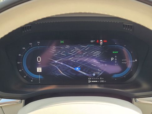 Certified 2024 Volvo XC60 T8 Ultimate w/ Protection Package Premier image 18