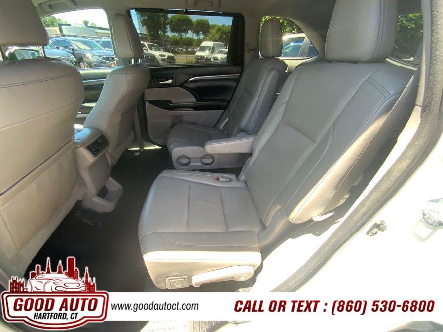 Used 2017 Toyota Highlander Limited Platinum AWD/4WD image 12