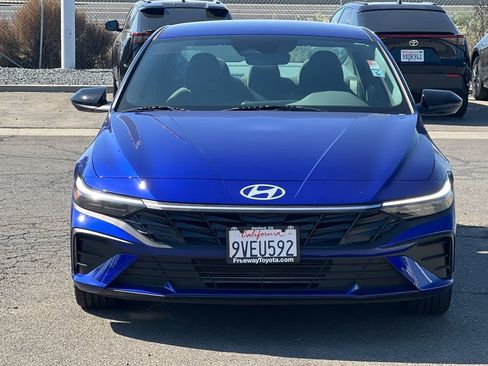 Used 2025 Hyundai Elantra Sport FWD image 11