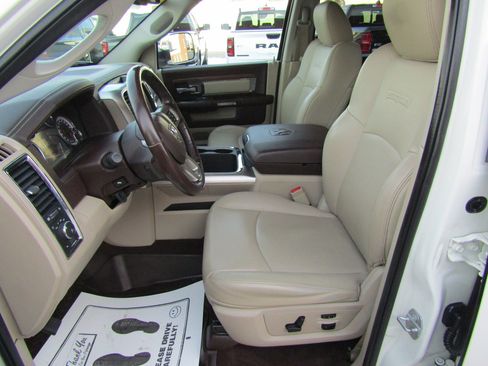 Used 2017 RAM 1500 Laramie image 16